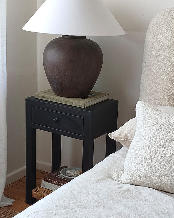 Bedside table makeover by @hausandvogue